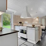 3 Bedroom Lovely In Дом отдыха *