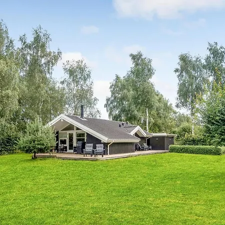 3 Bedroom Lovely In Follenslev