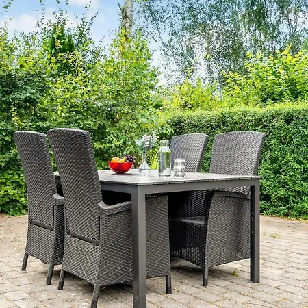 3 Bedroom Lovely In Feriehus