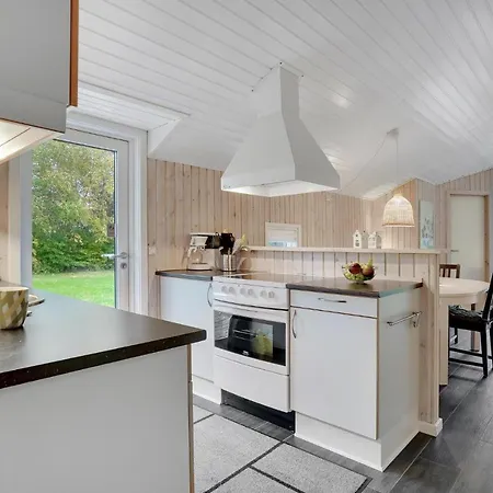 3 Bedroom Lovely In Feriehus *