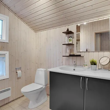 3 Bedroom Lovely In Føllenslev
